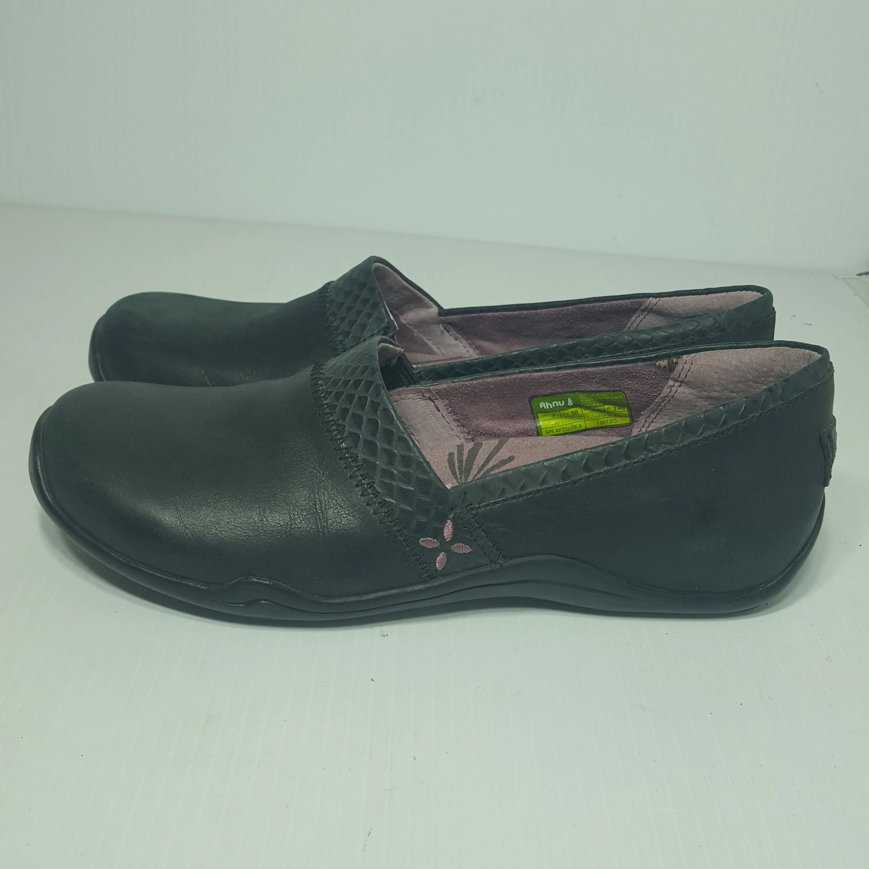 Ahnu Womens Leather Slip-ons - Size 7 US - Pre-owned - C1KG84