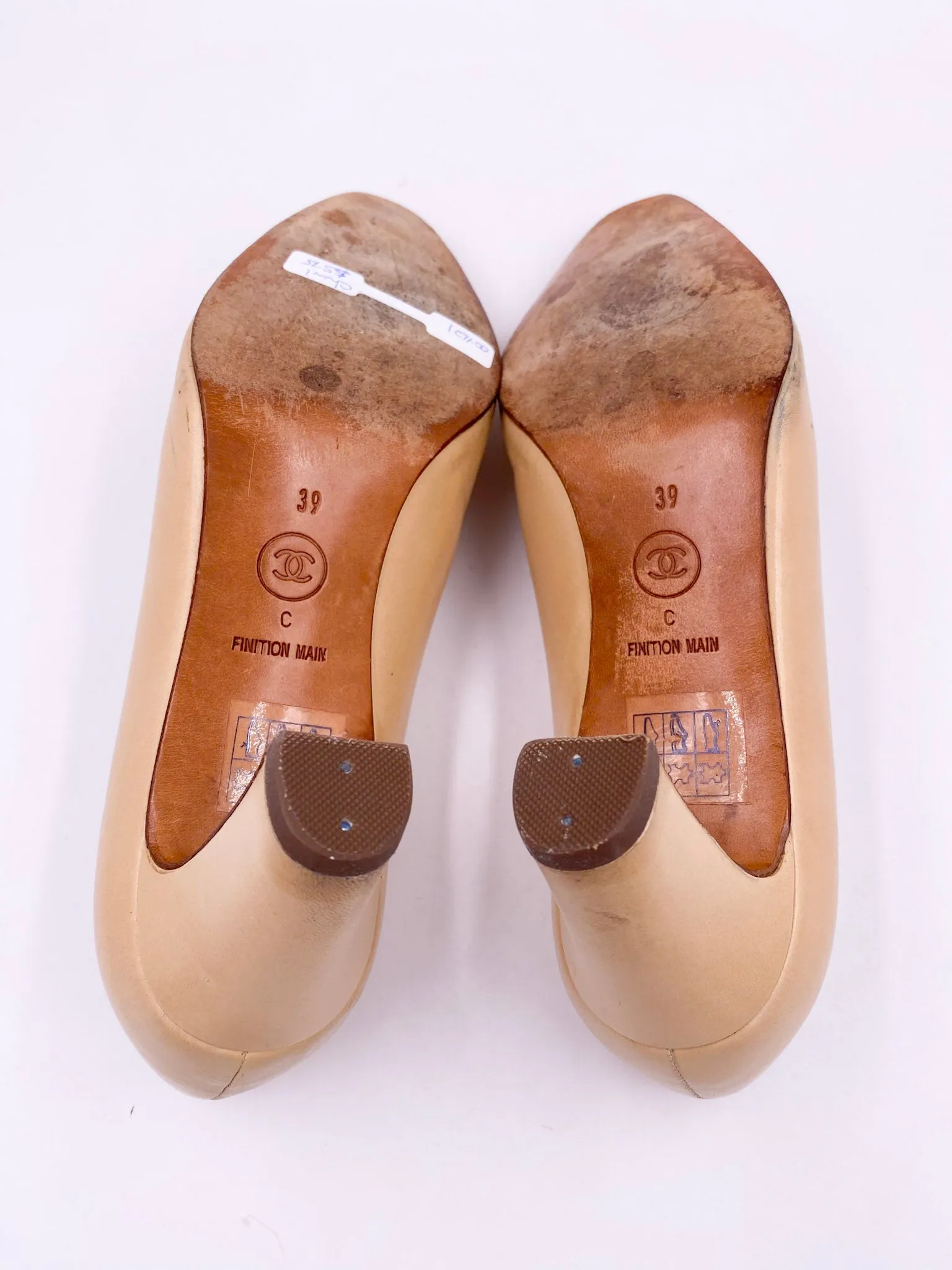 Chanel Pumps Off White With Off White Logo Toe