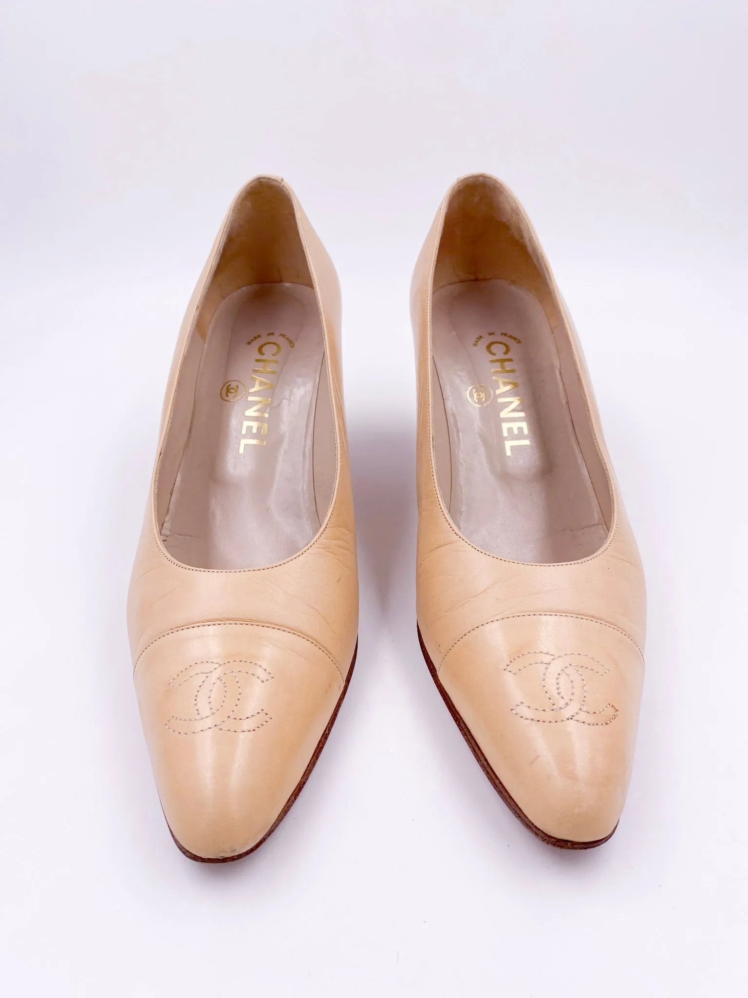 Chanel Pumps Off White With Off White Logo Toe