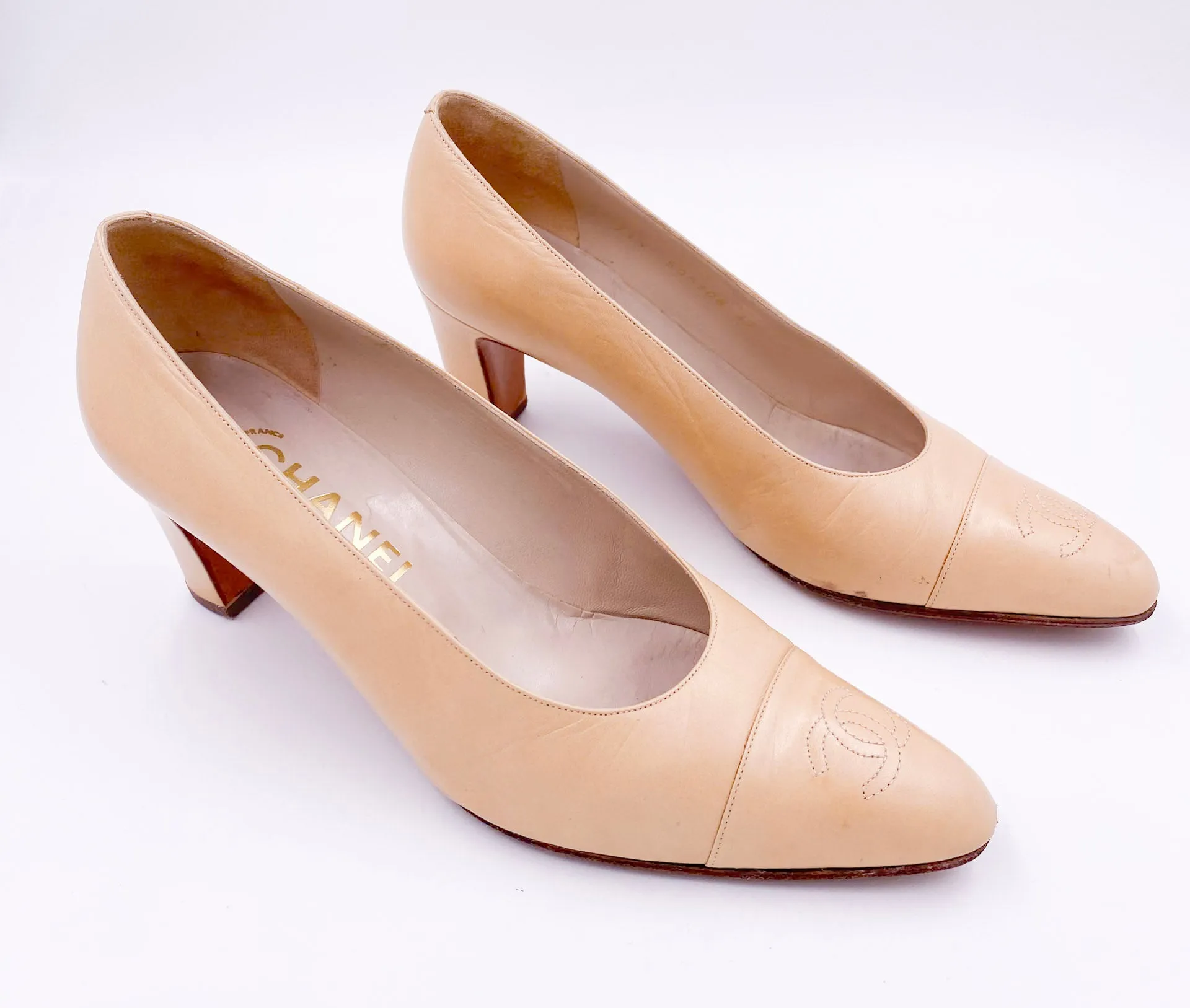 Chanel Pumps Off White With Off White Logo Toe